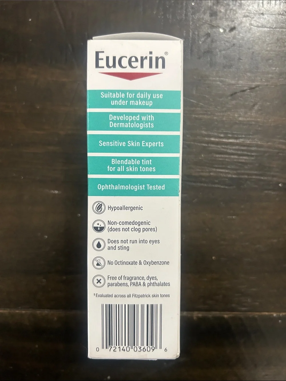 Tinted Sensitive Mineral SPF 35 Sunscreen - Tinted (White/Teal)